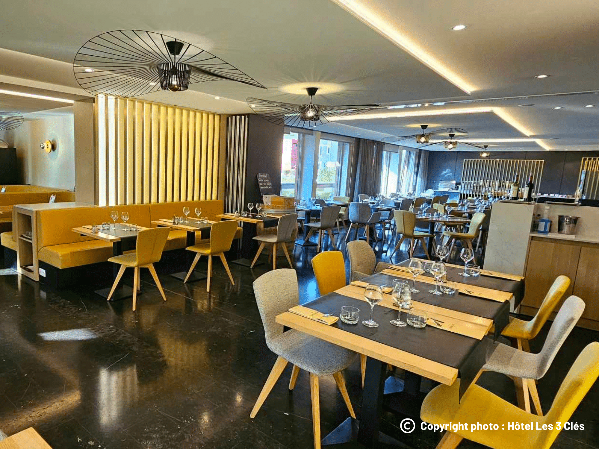 intérieur de la brasserie des 3 clés à Gembloux copyright : Hôtels les 3 clés 