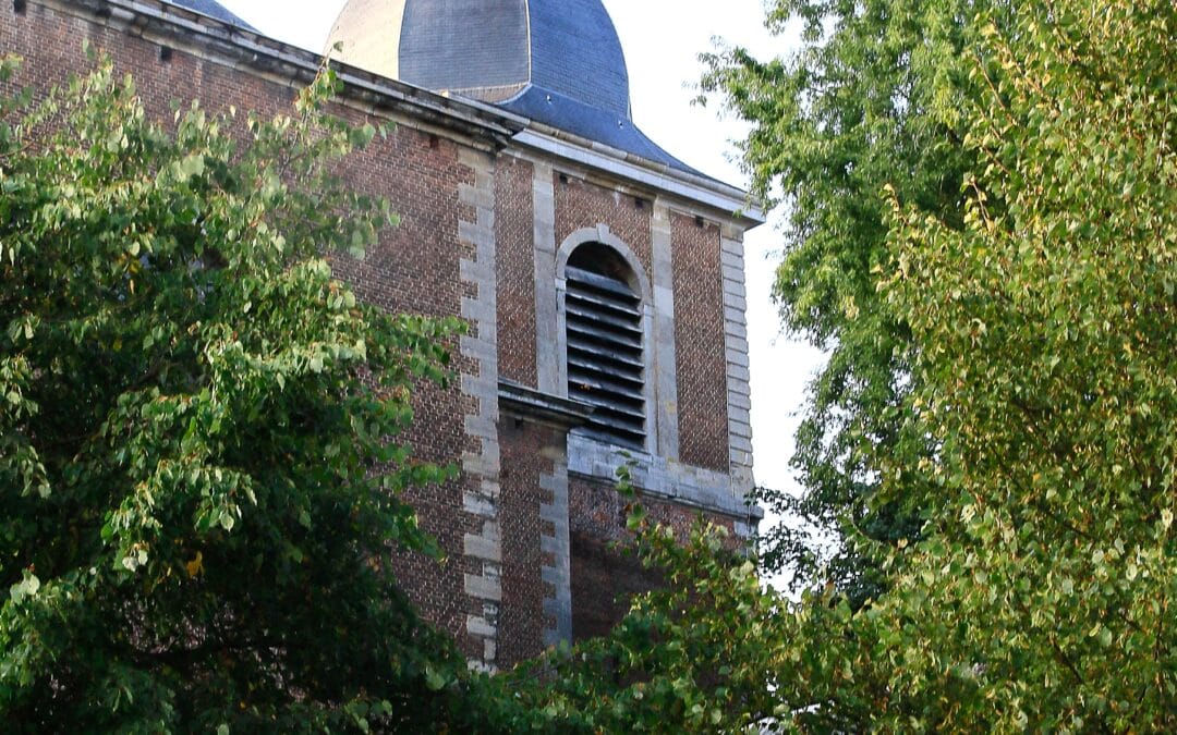 Vue sur l'église Saint-Guibert